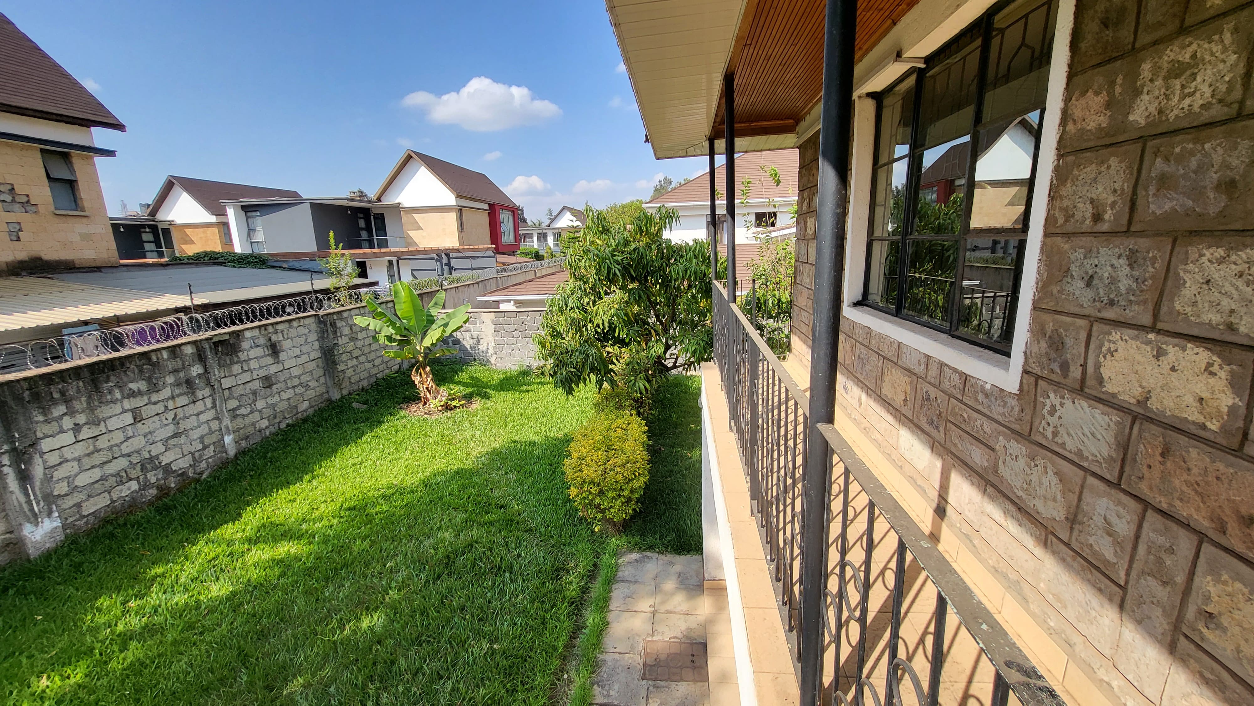 5 Bedroom + SQ House for Rent 