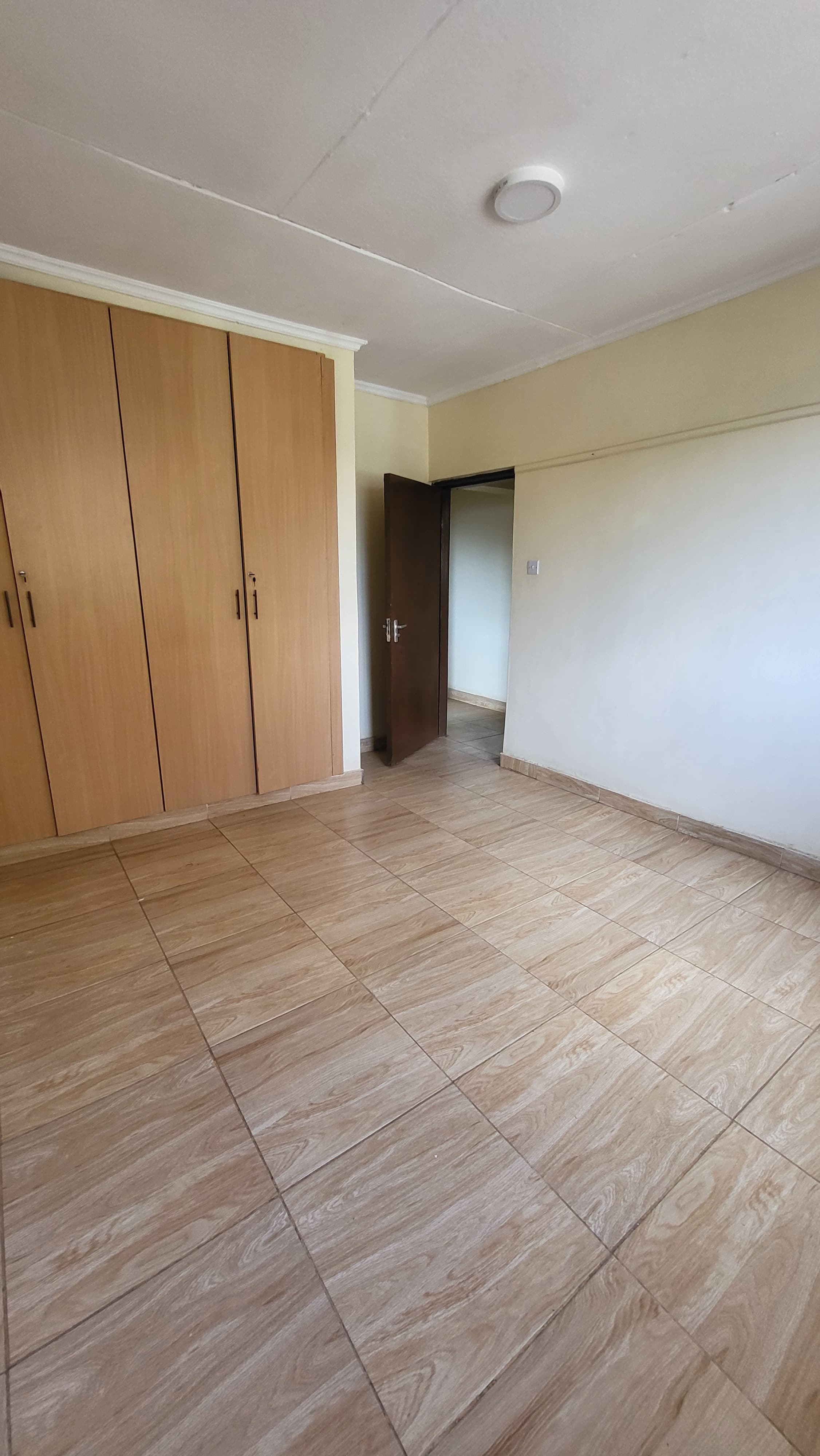 5 Bedroom + SQ House for Rent 