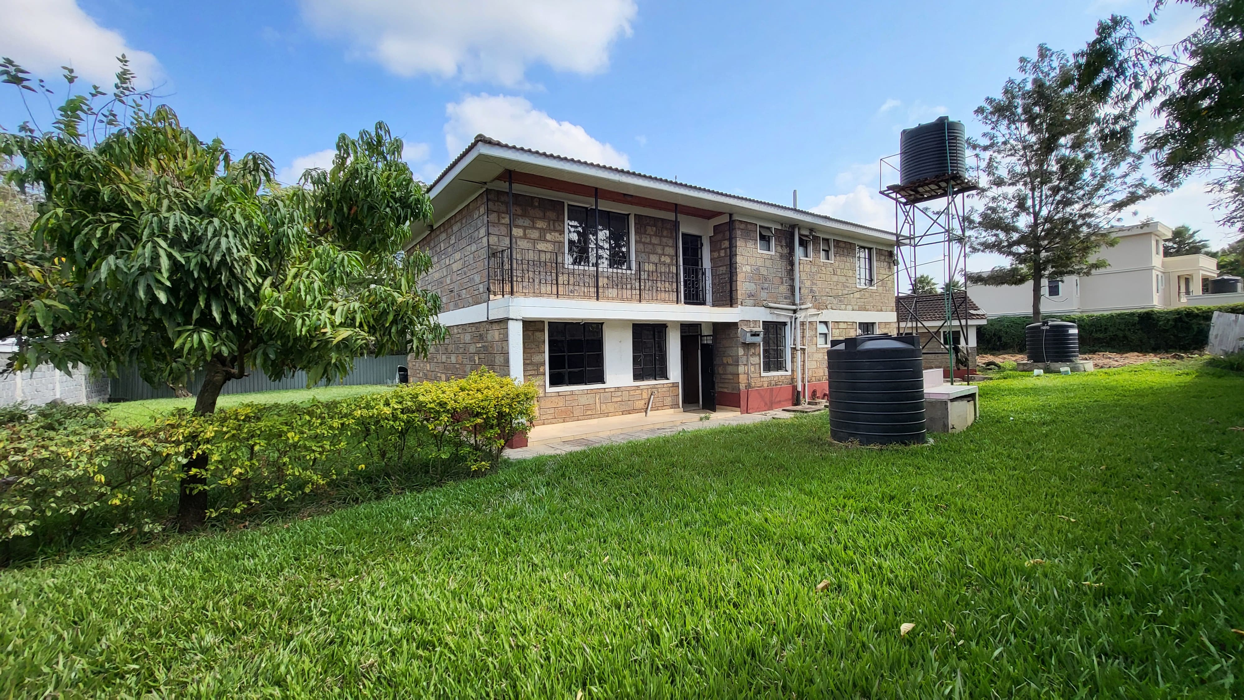 5 Bedroom + SQ House for Rent 