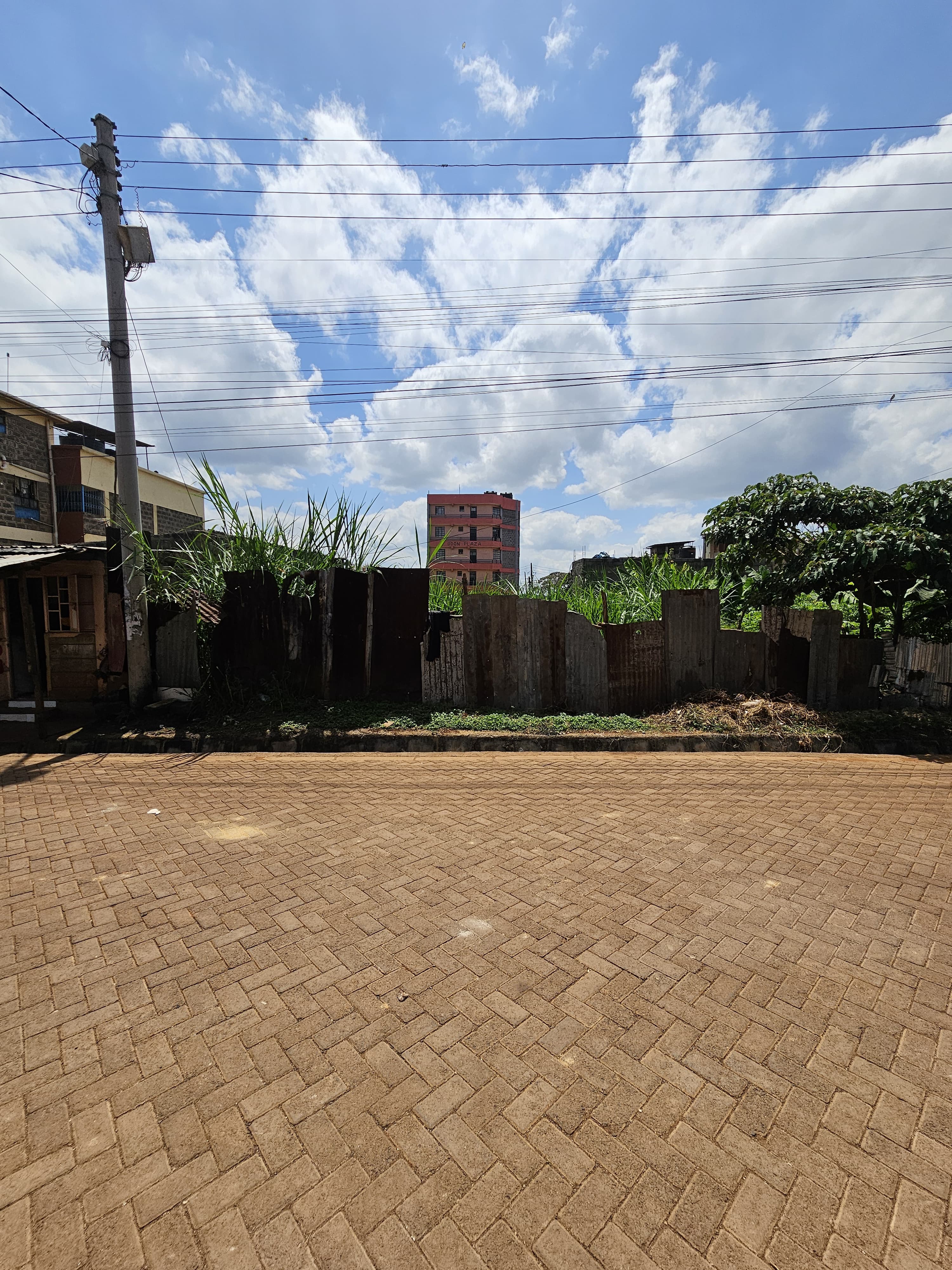 a 40ft by 80 ft commercial plot, suitable for apartment building