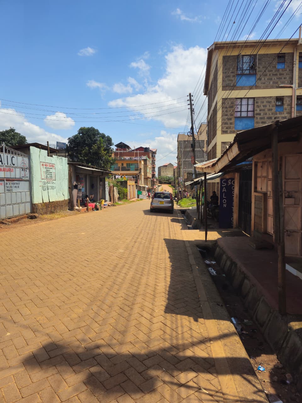 a 40ft by 80 ft commercial plot, suitable for apartment building