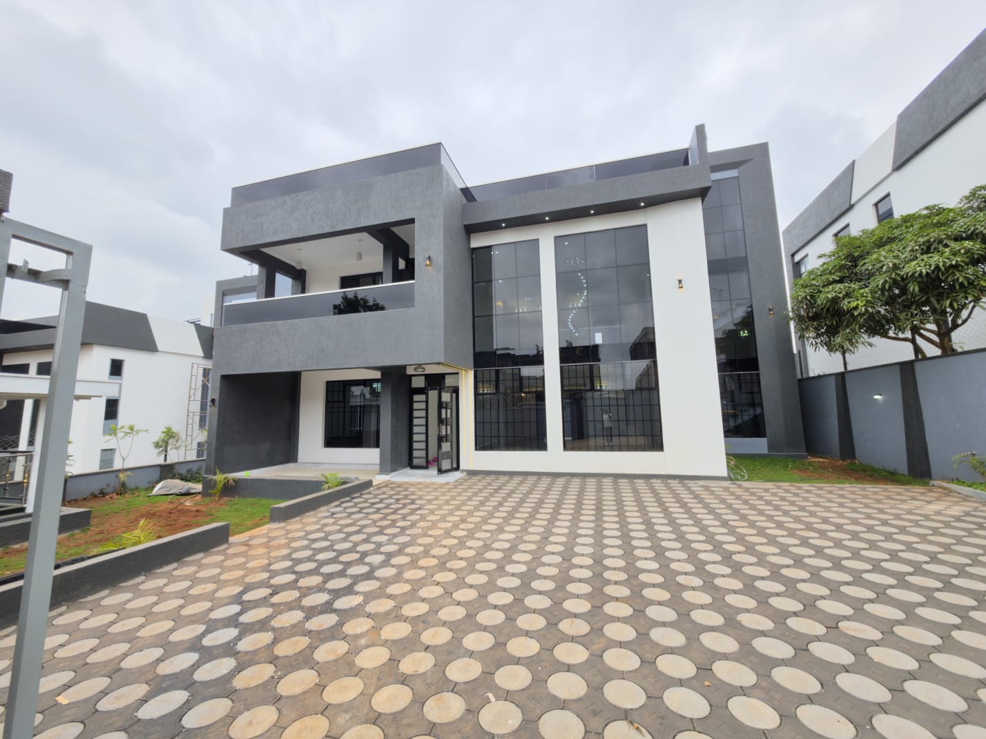 5 Bedroom Maisonatte for Sale in Mugutha, Ruiru | Double Volume Lounge
