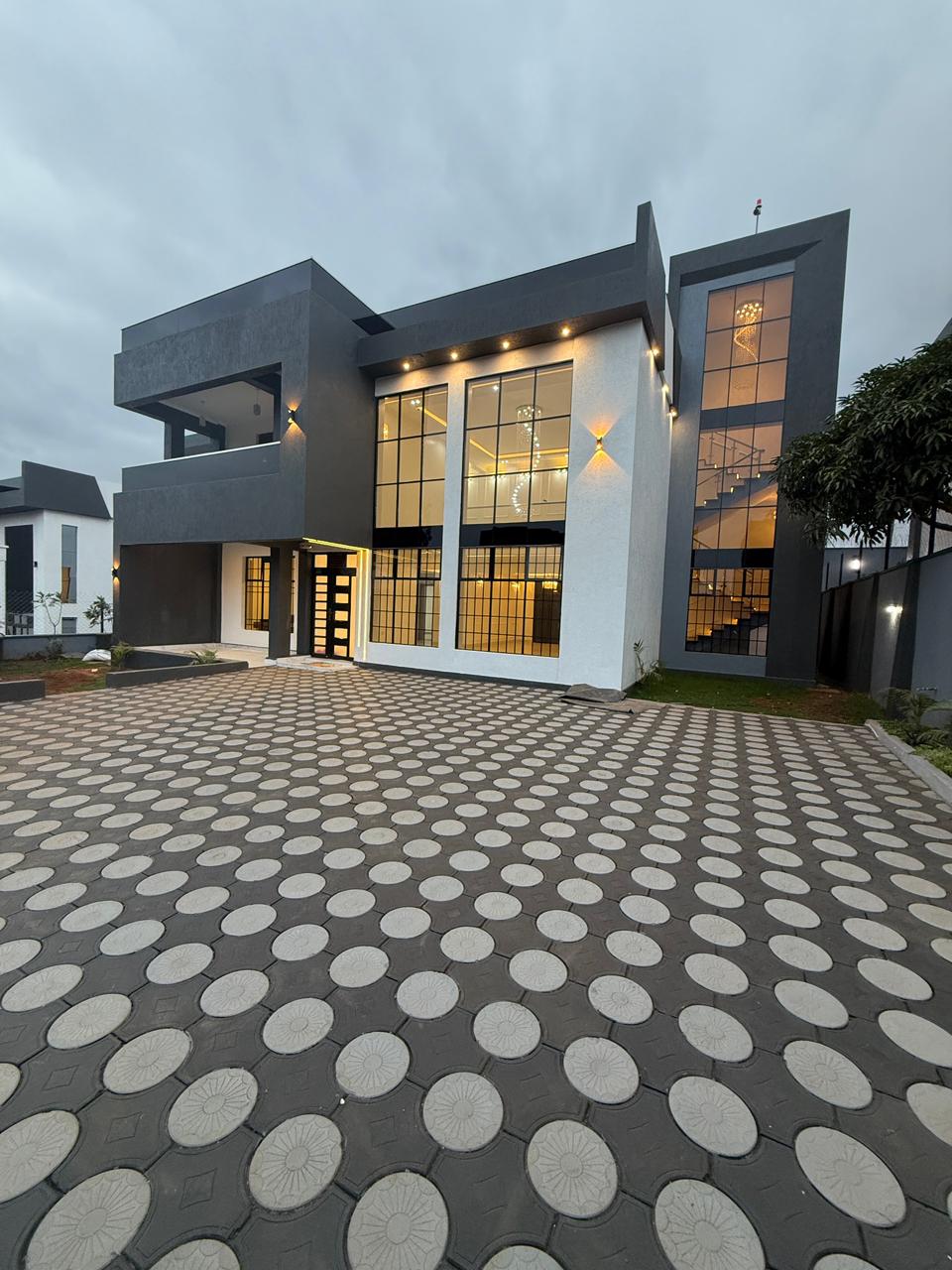 5 Bedroom Maisonatte for Sale in Mugutha, Ruiru | Double Volume Lounge
