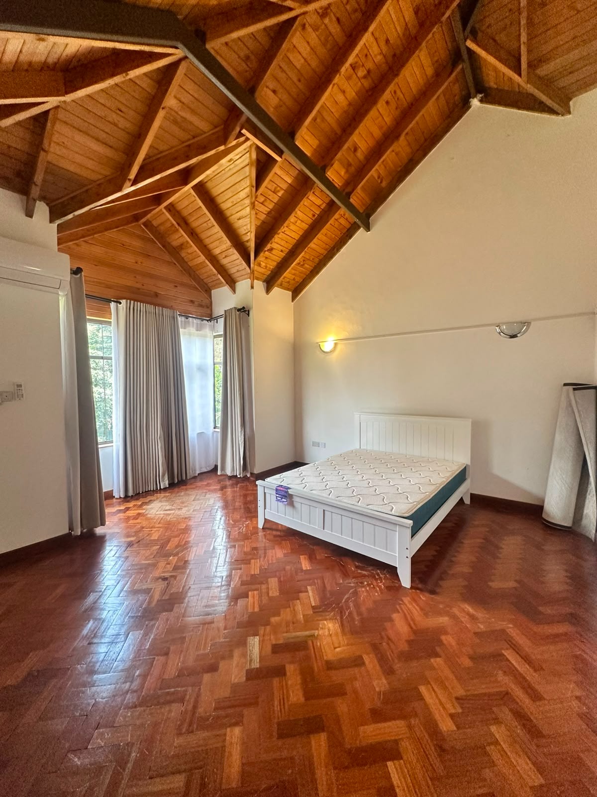 5 bedroom villa for rent in Runda