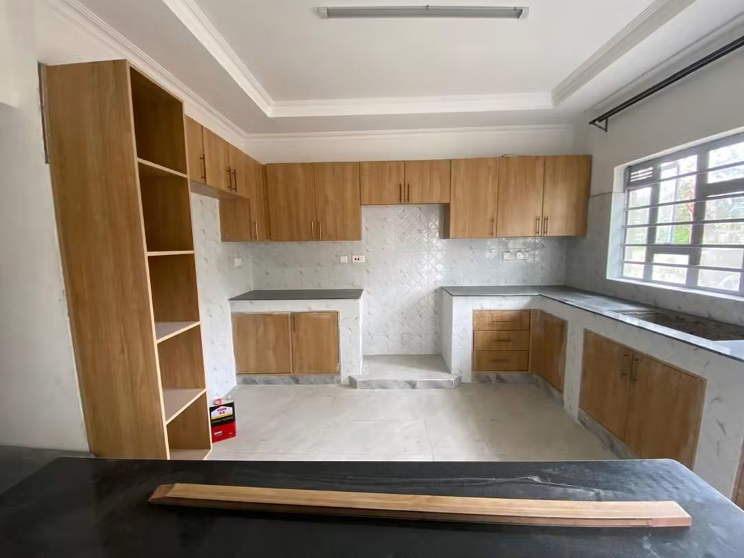 3 Bedroom Bungalow + SQ for Sale in Matasia