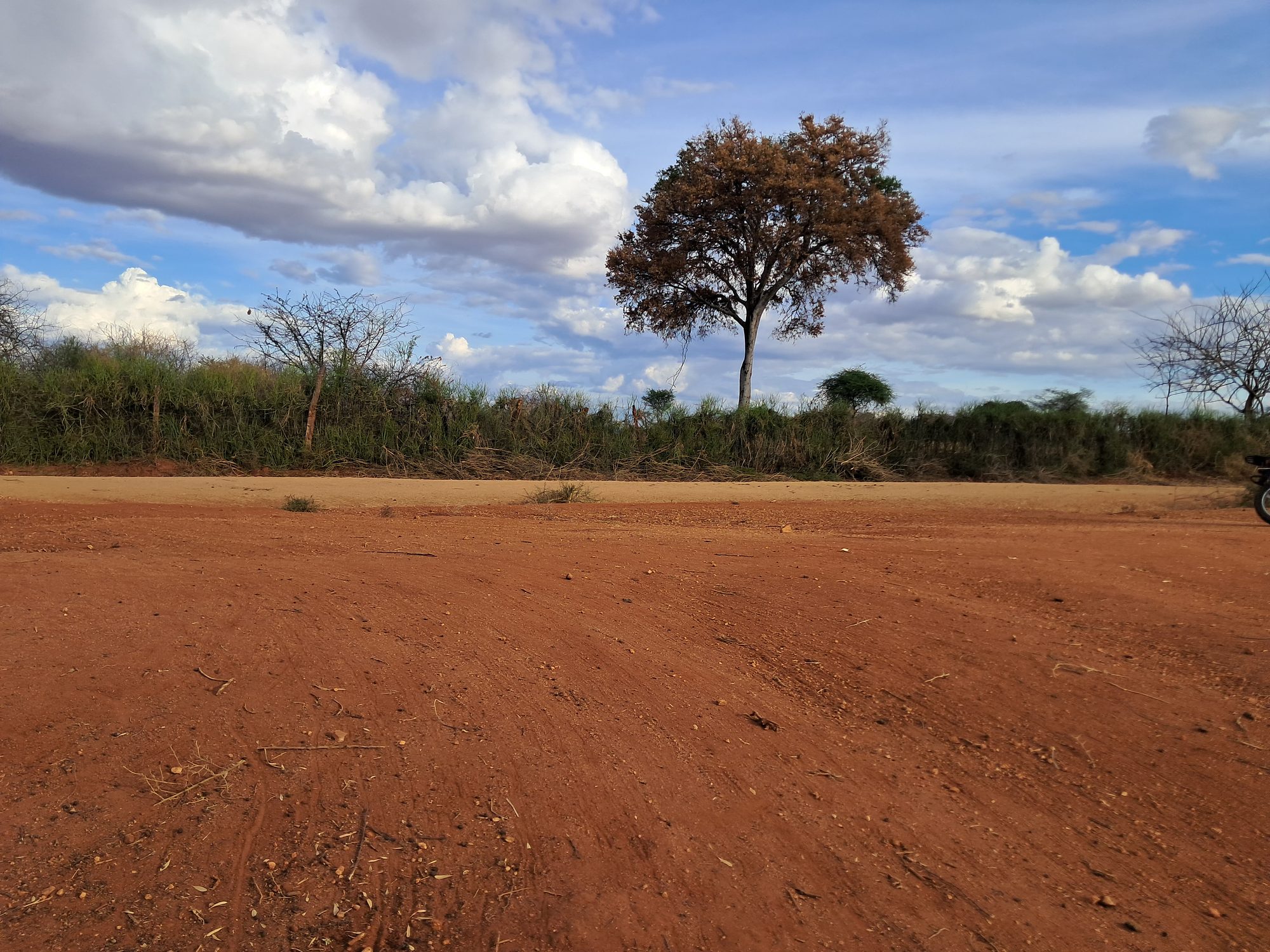 Embu county, Kiambere isako Land next to school institution 350000