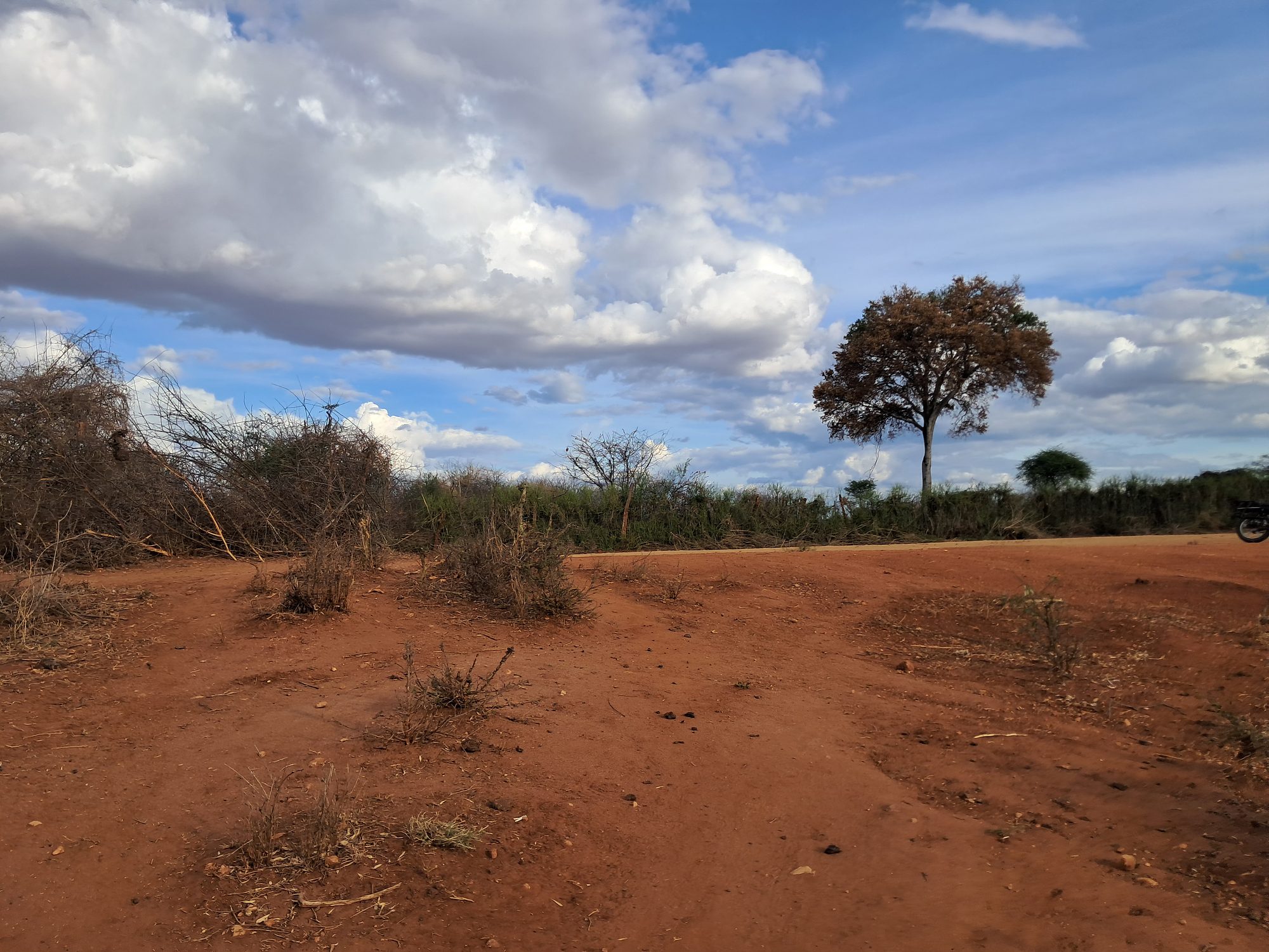 Embu county, Kiambere isako Land next to school institution 350000