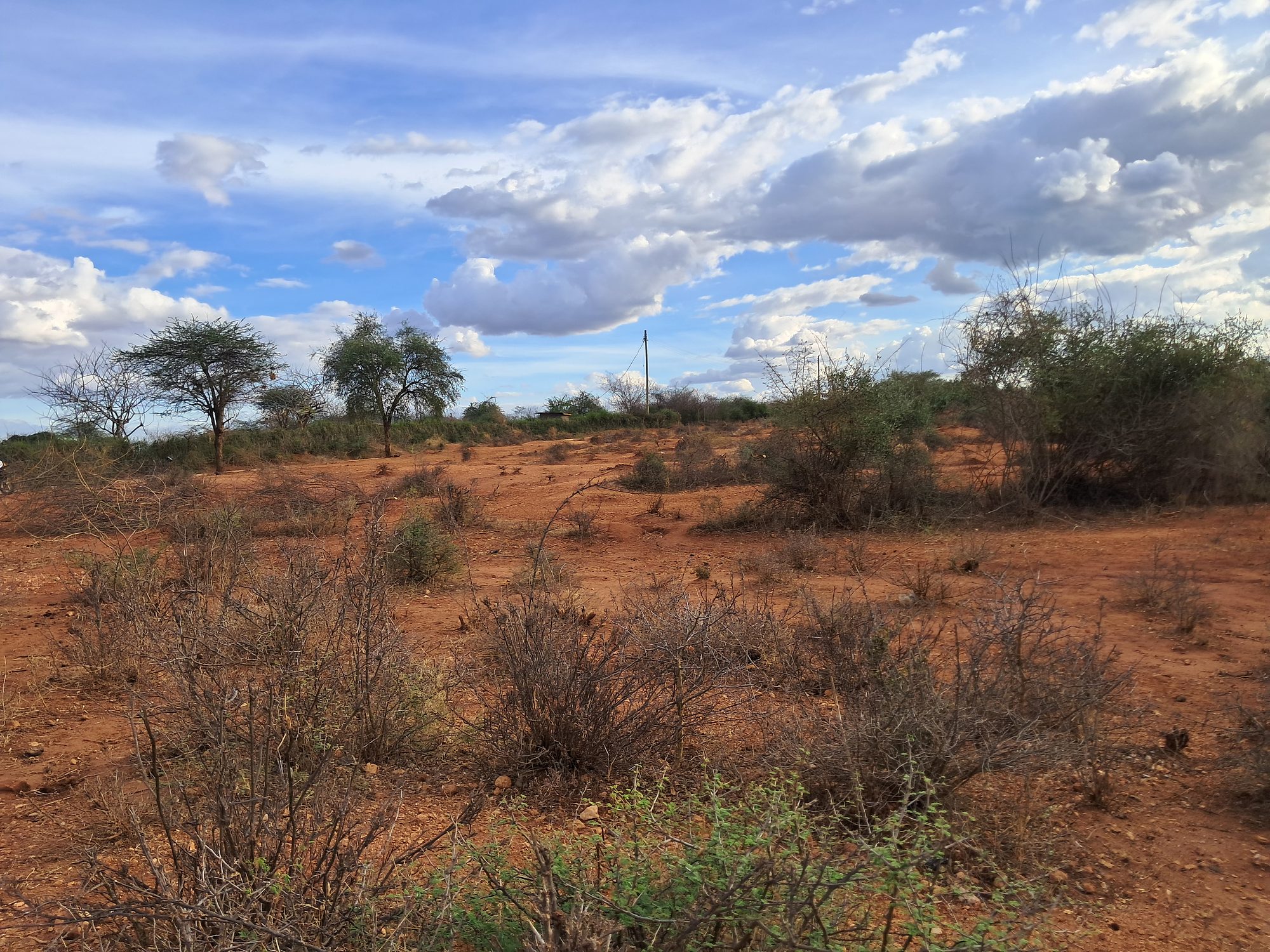 Embu county, Kiambere isako Land next to school institution 350000