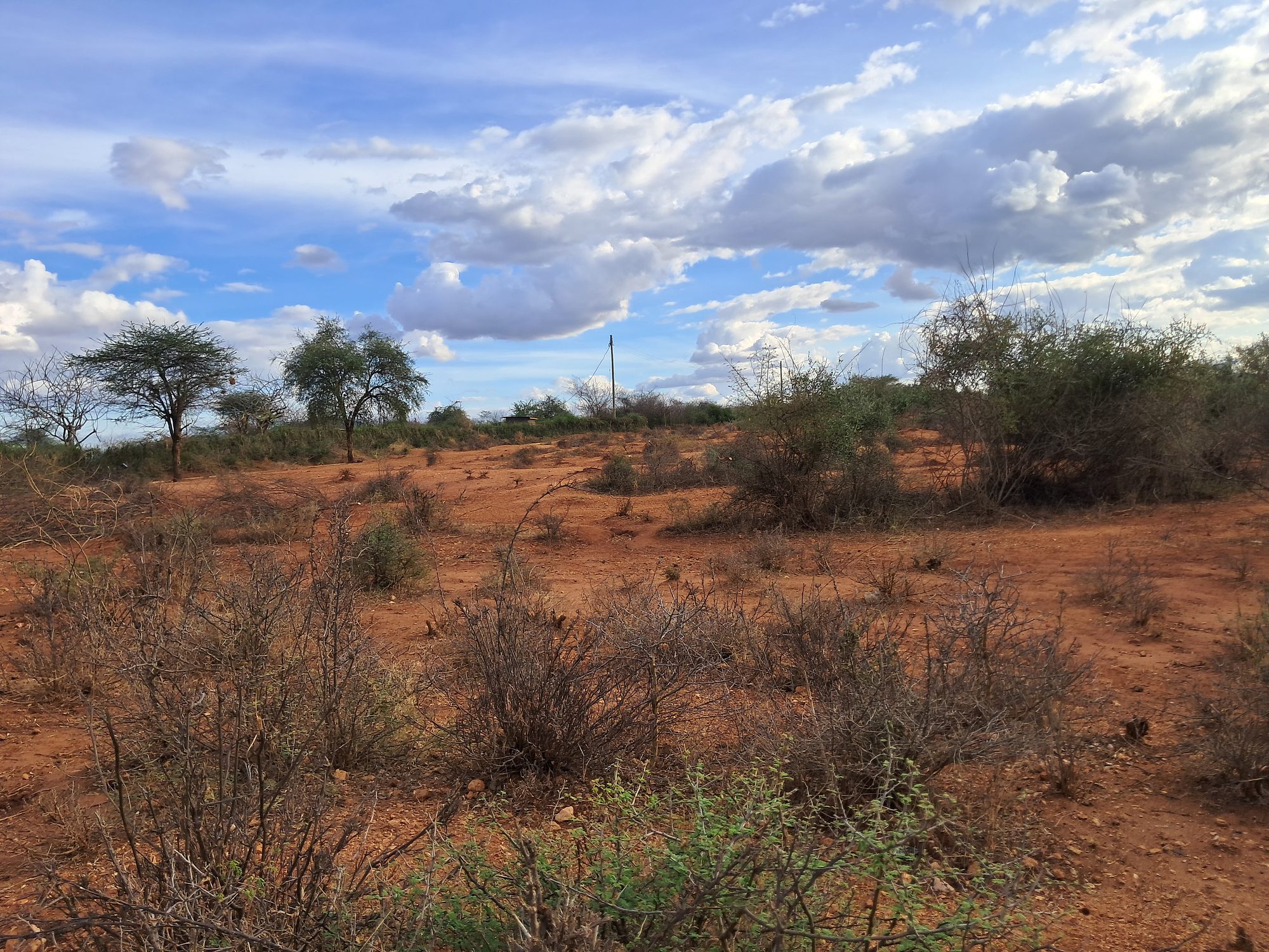 Embu county, Kiambere isako Land next to school institution 350000
