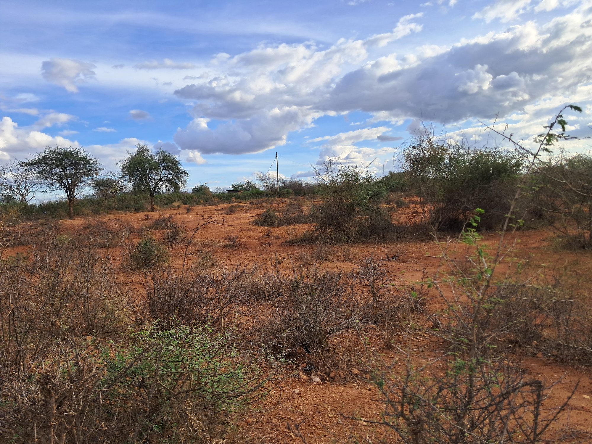 Embu county, Kiambere isako Land next to school institution 350000