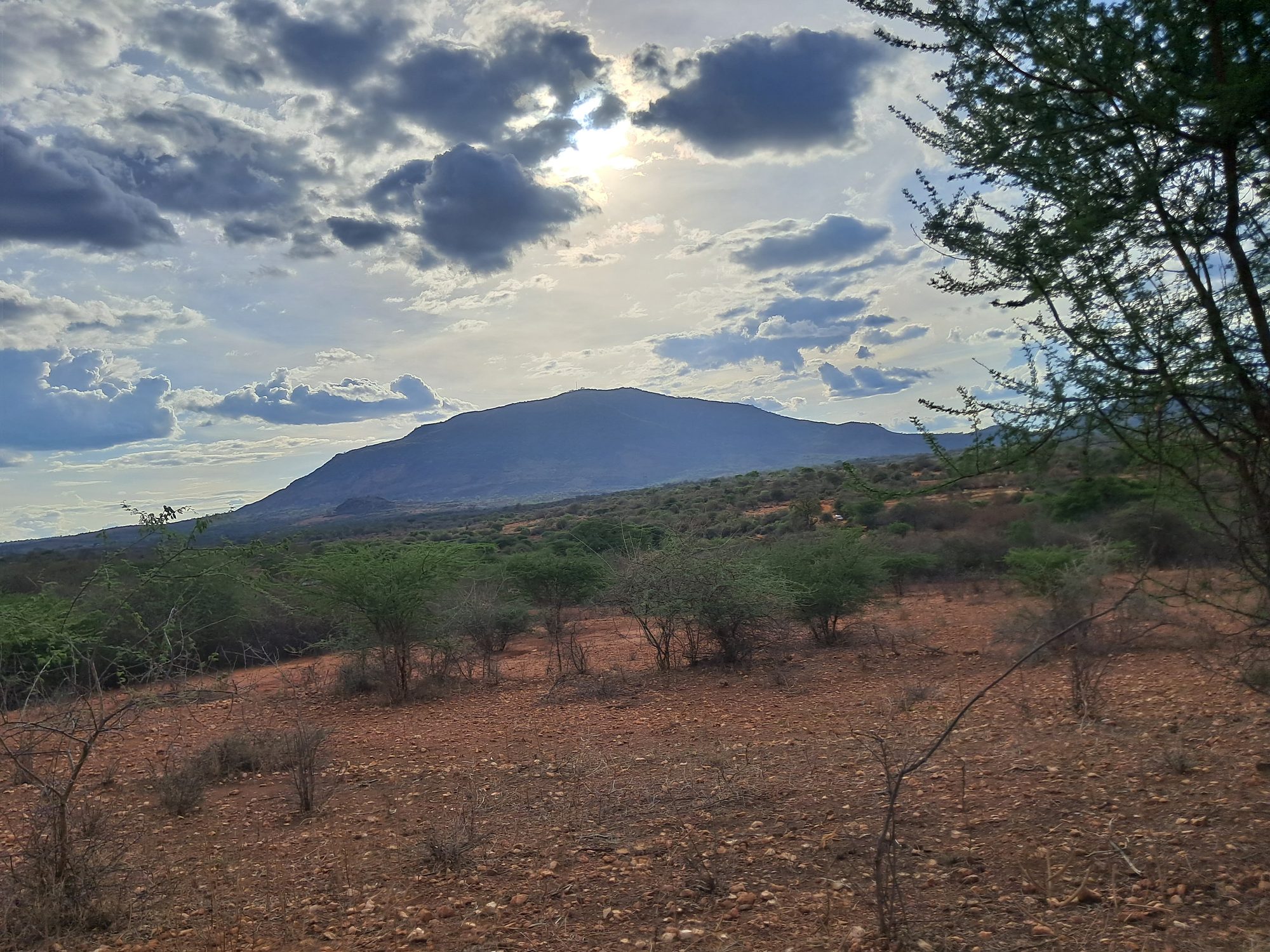 Embu county, Kiambere isako Land next to school institution 350000