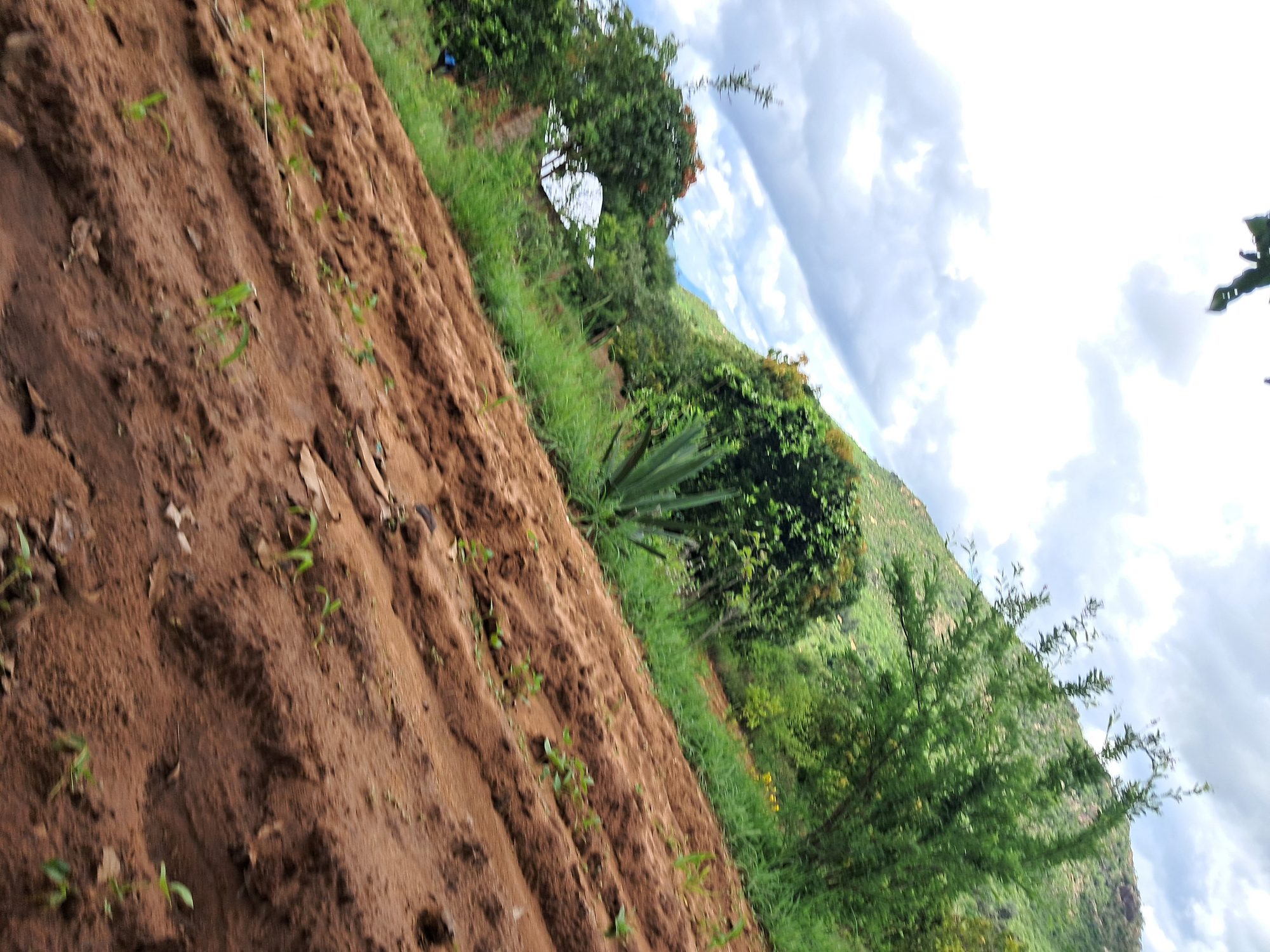 1 Acres Masinga Ulutya near the tarmac