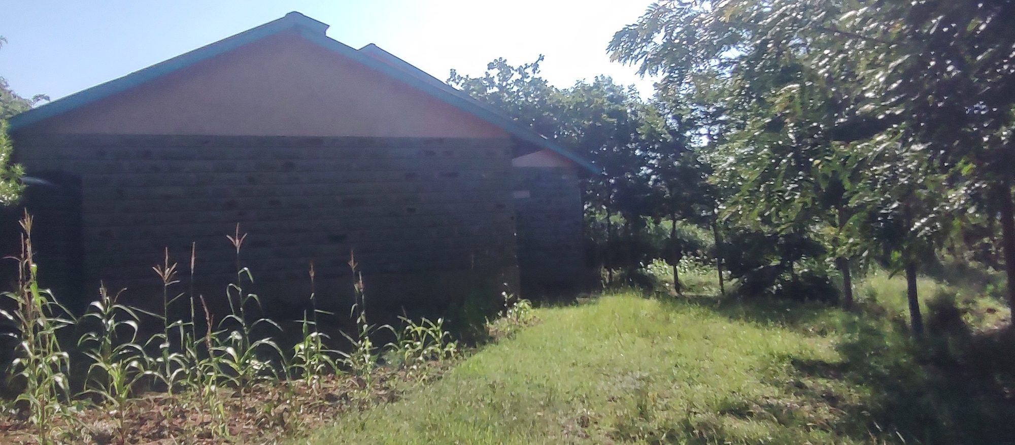 Embu  Kiritiri town 1.14 Acres with 3 bedrooms  bungalow and stores 